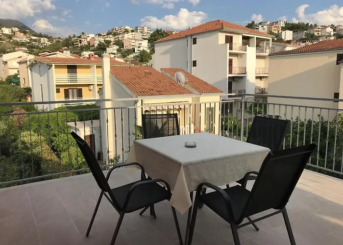 With A Parking Space Podstrana, Split - 15743 شقة